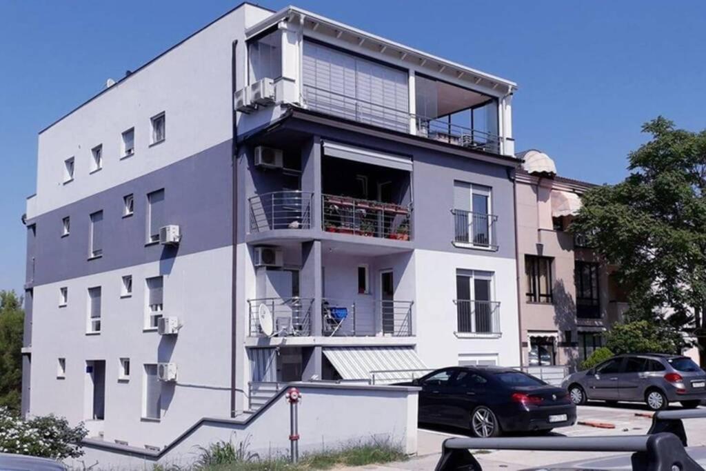 Apartman Franko - Uz Parking Pula Exterior foto